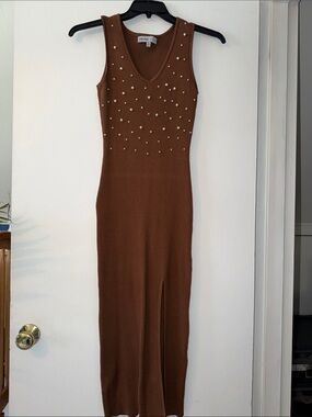 Absolutely Famous Brown Pearl-Accent Ribbed Midi Dress